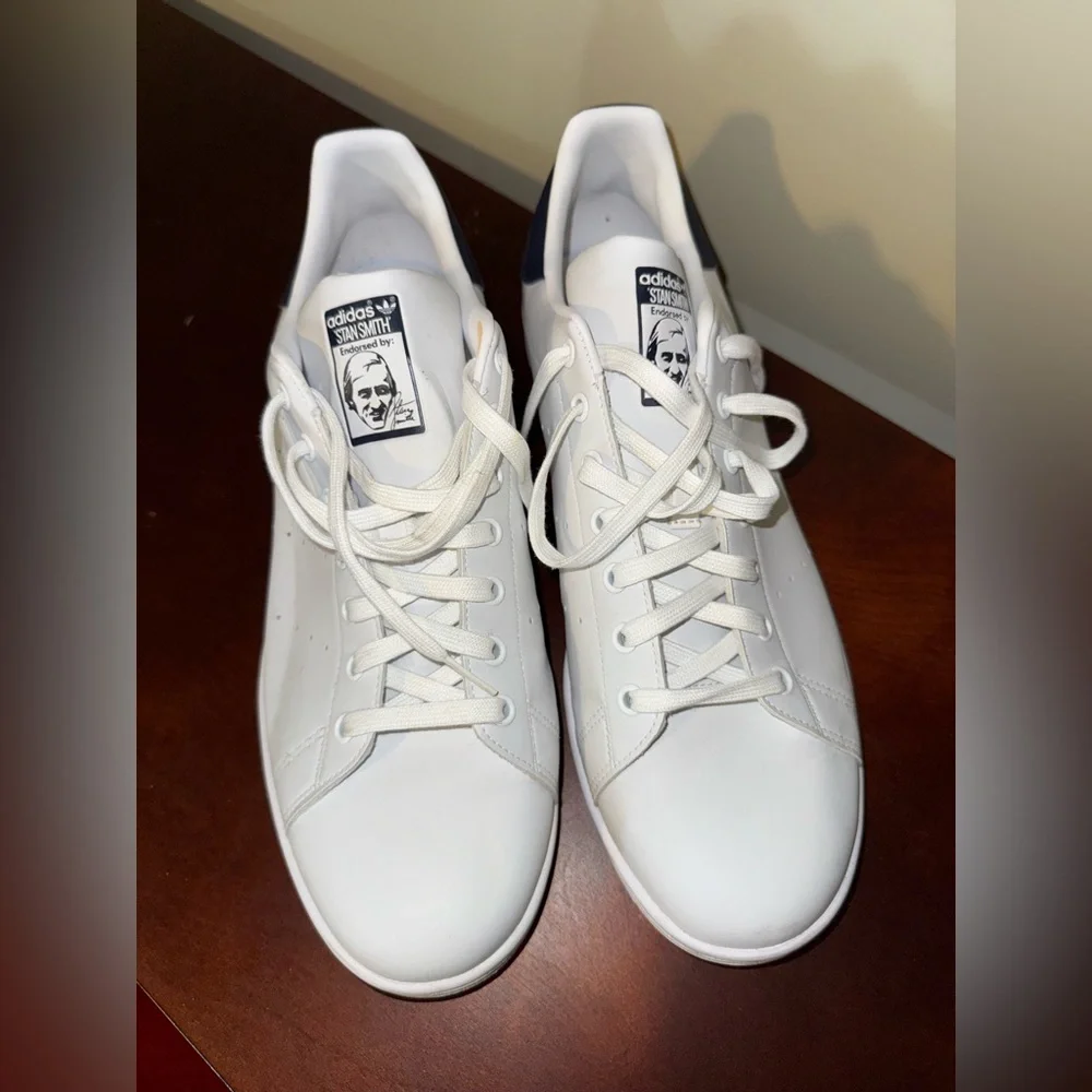 Adidas Men's White and Black Sneakers